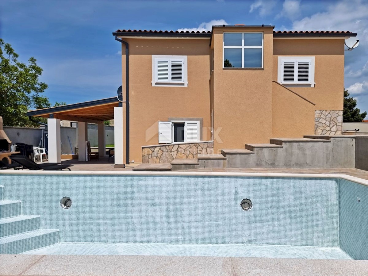 ISTRIA, BARBAN - Casa con piscina
