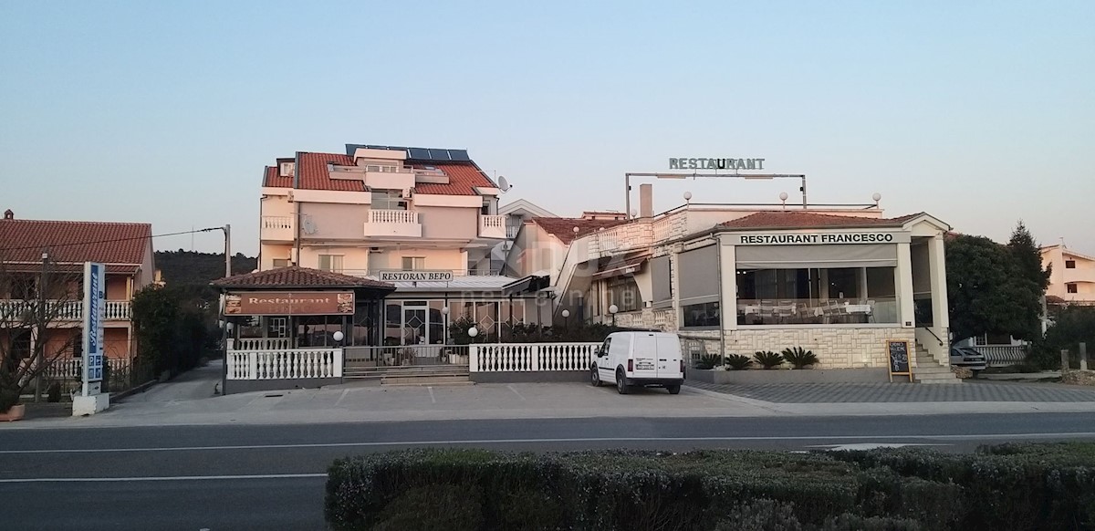 Locale commerciale Sukošan, 1.330m2