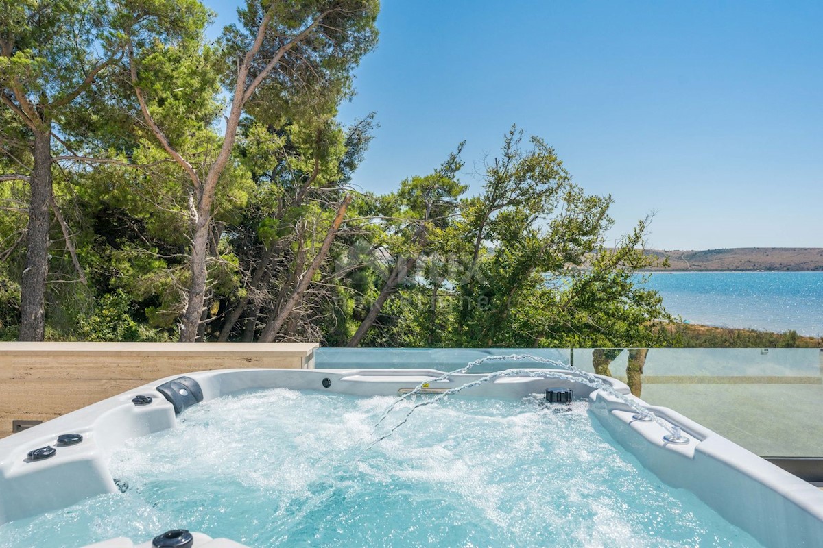 ZADAR, LJUBAČ - Villa di lusso 1a fila al mare