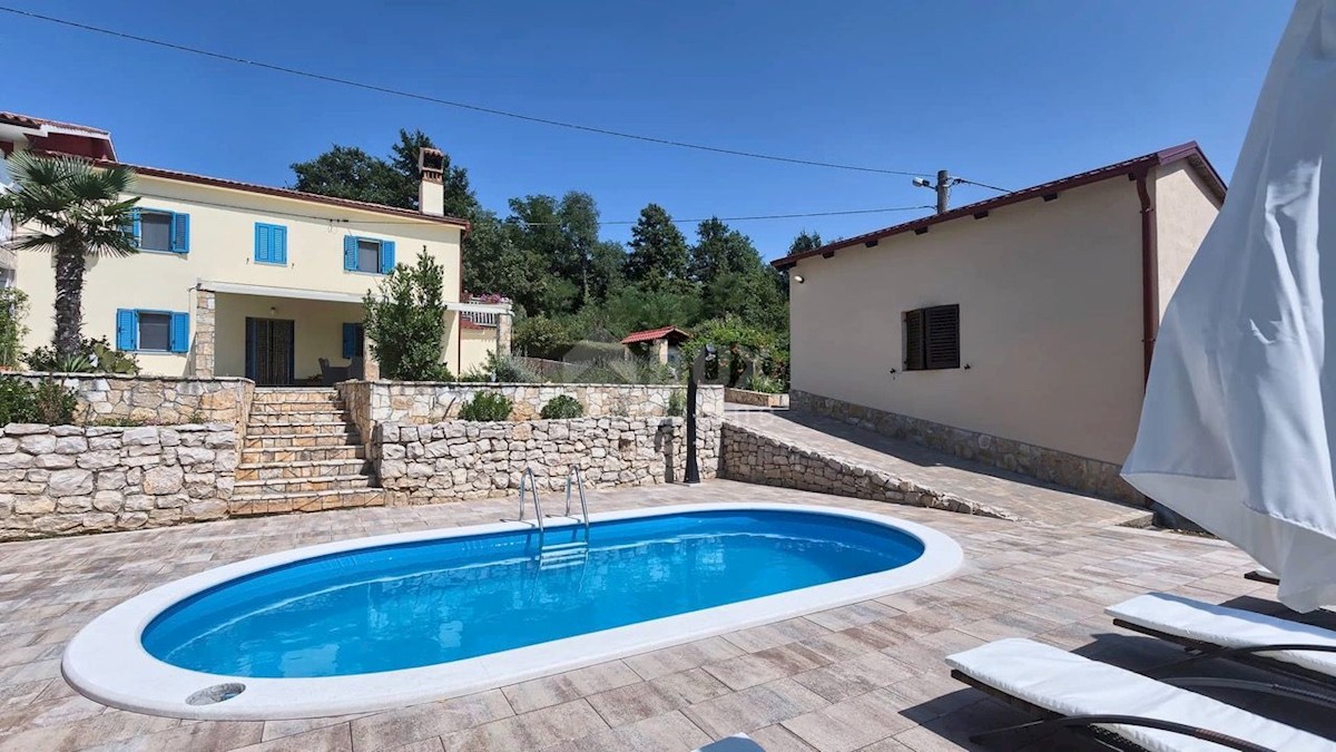 ISTRIA, KRŠAN - Una bella casa recentemente ristrutturata con piscina