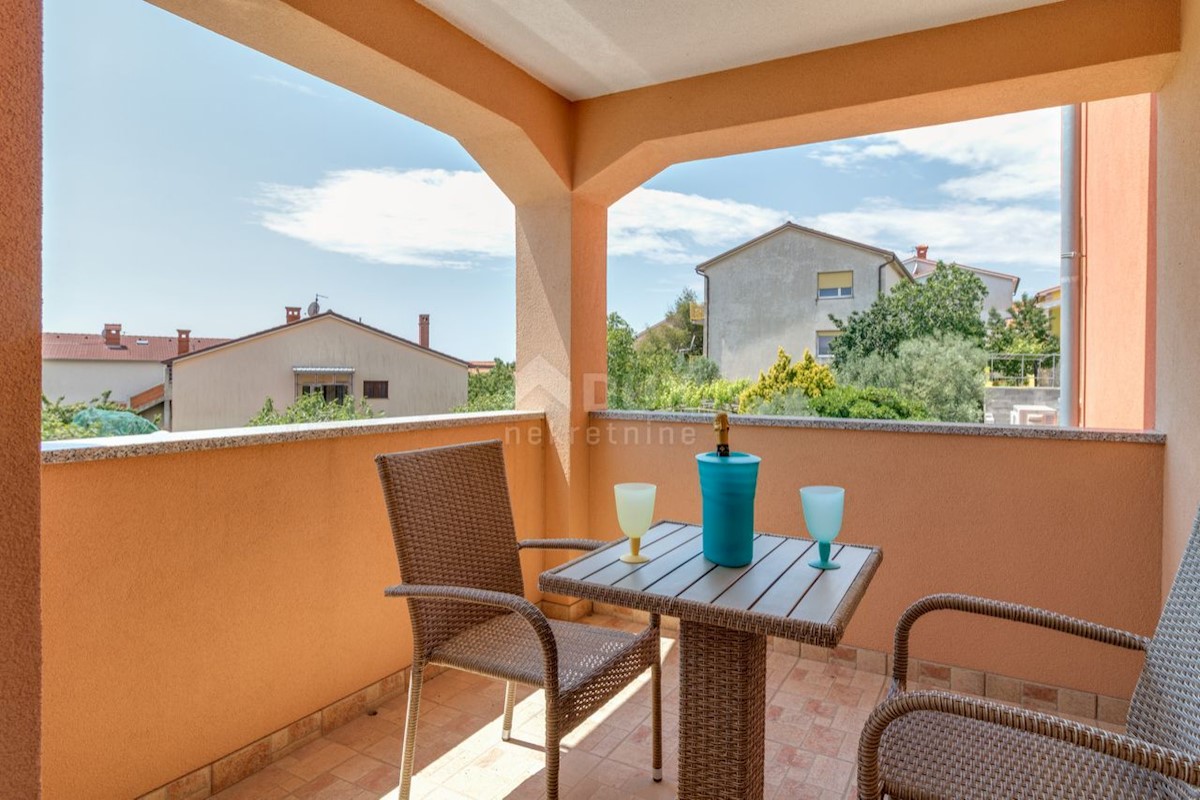 ISTRIA, PULA - Palazzina con piscina e giardino paesaggistico