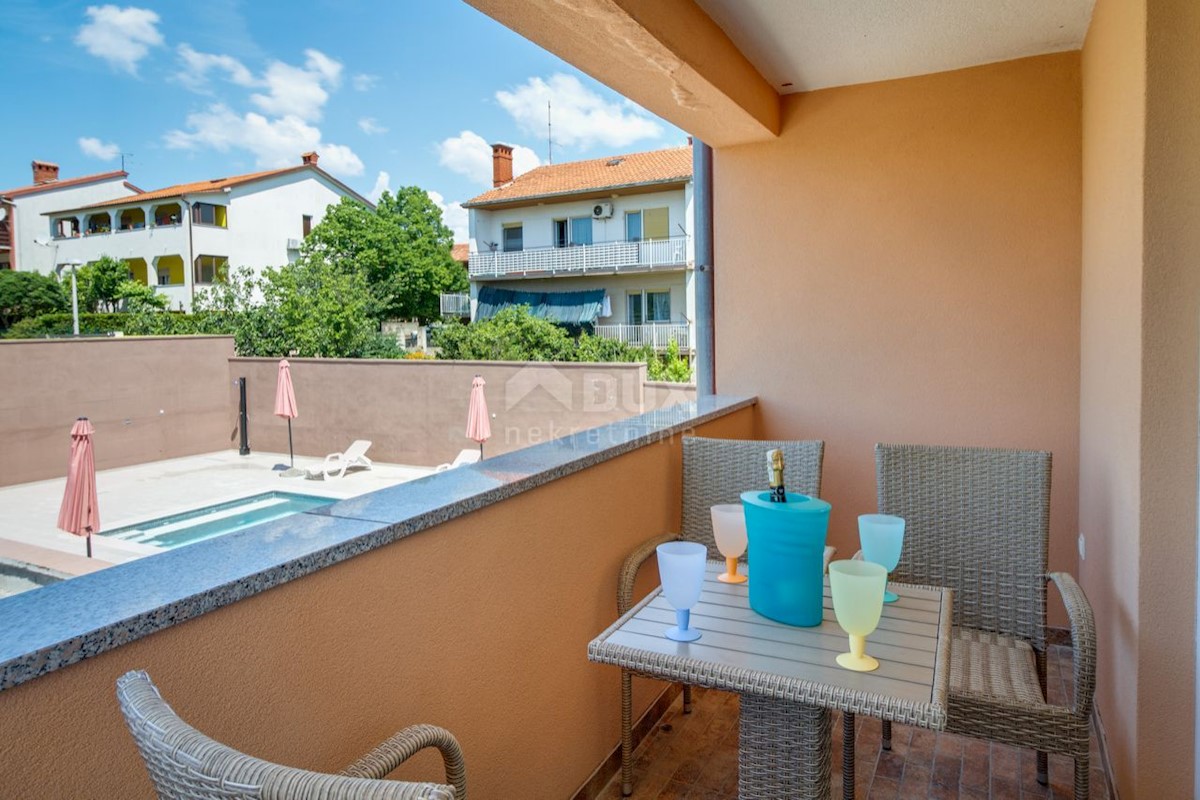 ISTRIA, PULA - Palazzina con piscina e giardino paesaggistico