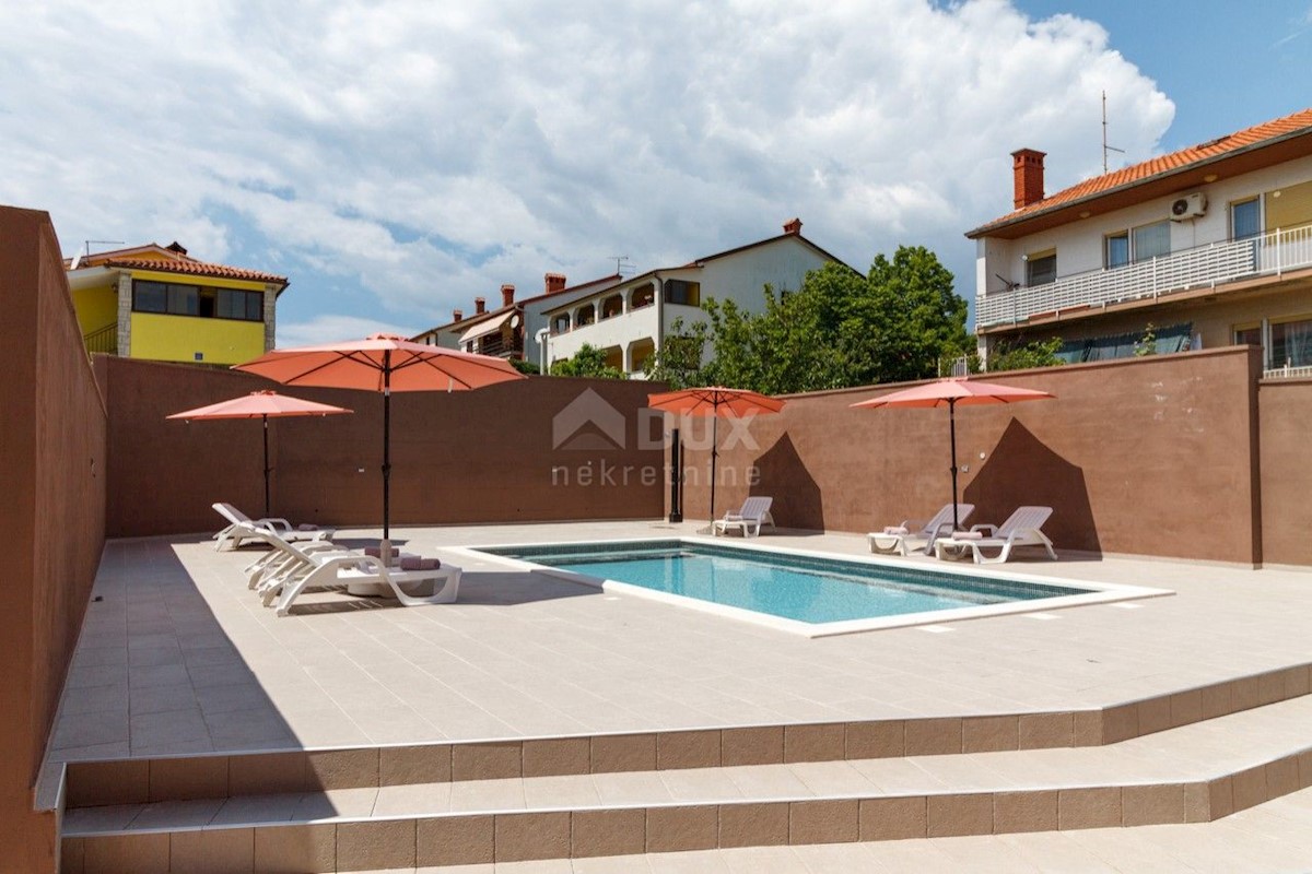 ISTRIA, PULA - Palazzina con piscina e giardino paesaggistico