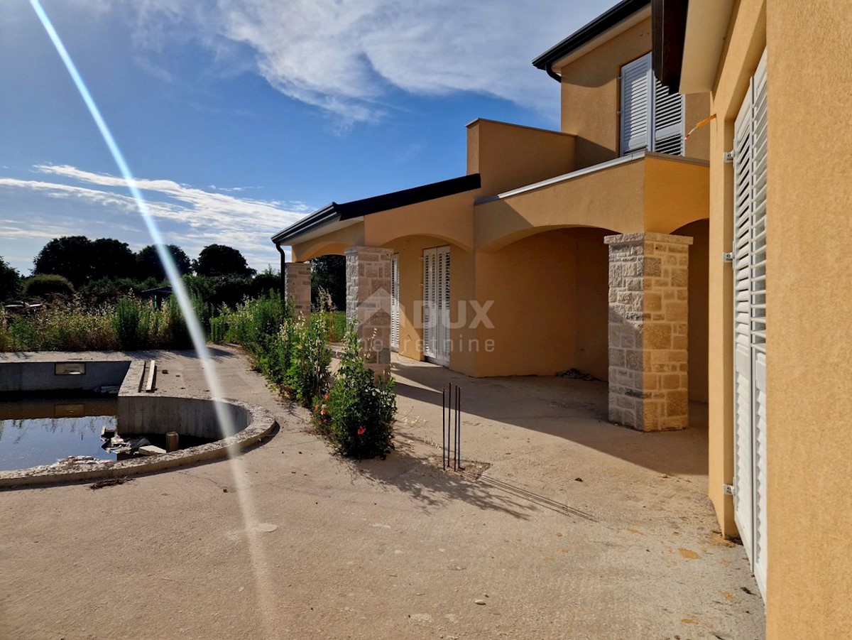 ISTRIA, BUJE - Casa con piscina