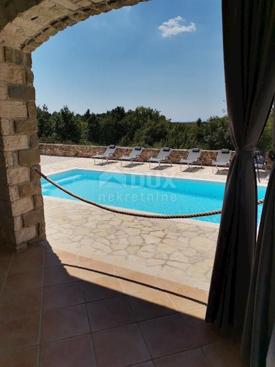 ISTRIA, SVETVINČENAT - Villa in pietra con vista mare