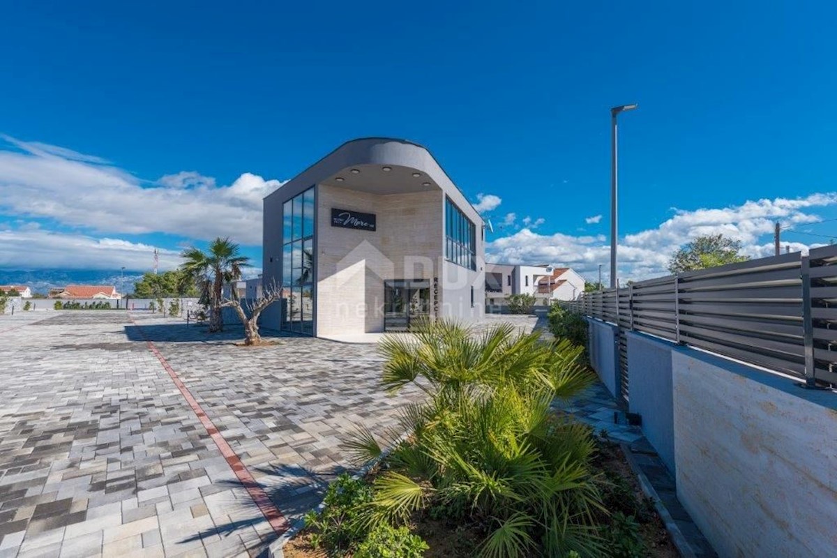 ZADAR, VIR - Un complesso di ville moderne e palestra