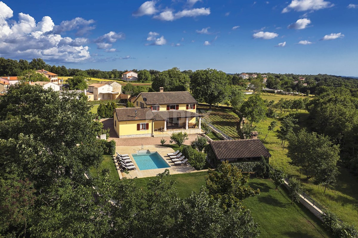 ISTRIA, SAN PIETRO NEL BOSCO - Casa con piscina su ampio giardino