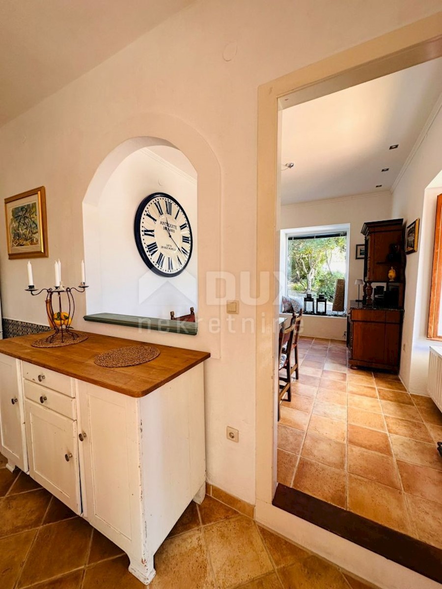 ISOLA DI KRK, ŠILO - Villa in pietra a 30 metri dal mare