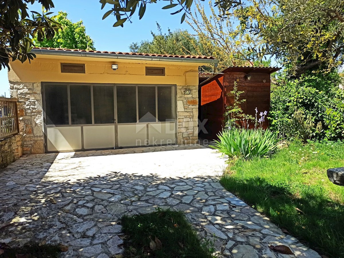 ISTRIA, LIŽNJAN Casa in pietra a Šišan con piscina, garage e ampio giardino