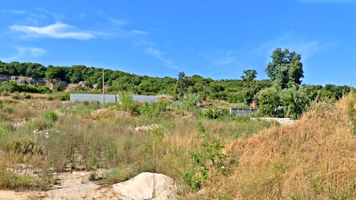 ISTRIA, ROVIGNO - Terreno attraente per investimenti