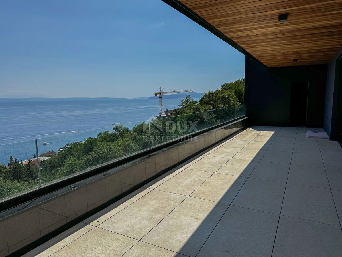 OPATIJA, CENTRO - esclusivo appartamento con garage in un lussuoso edificio nuovo sopra il centro di Opatija, VISTA!