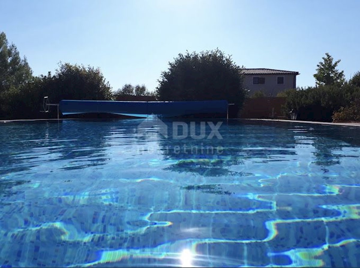 ISTRIA, SVETVINČENAT - Villa in pietra con piscina in ambiente minerario