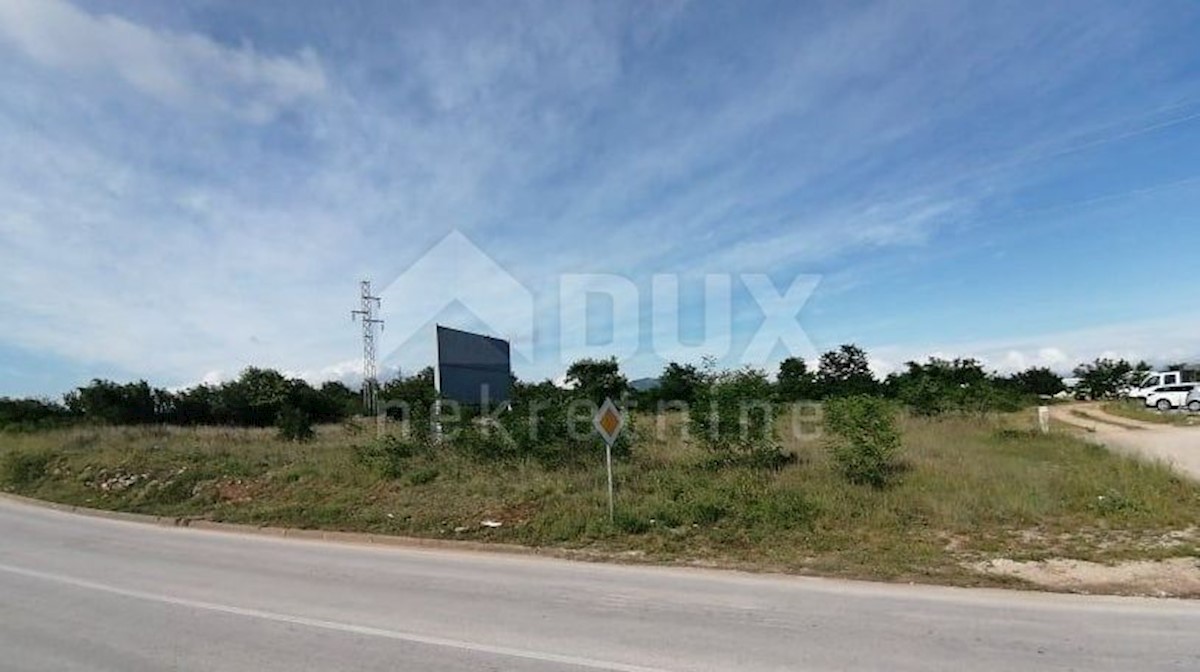 Terreno Nedešćina, Sveta Nedelja, 10.000m2