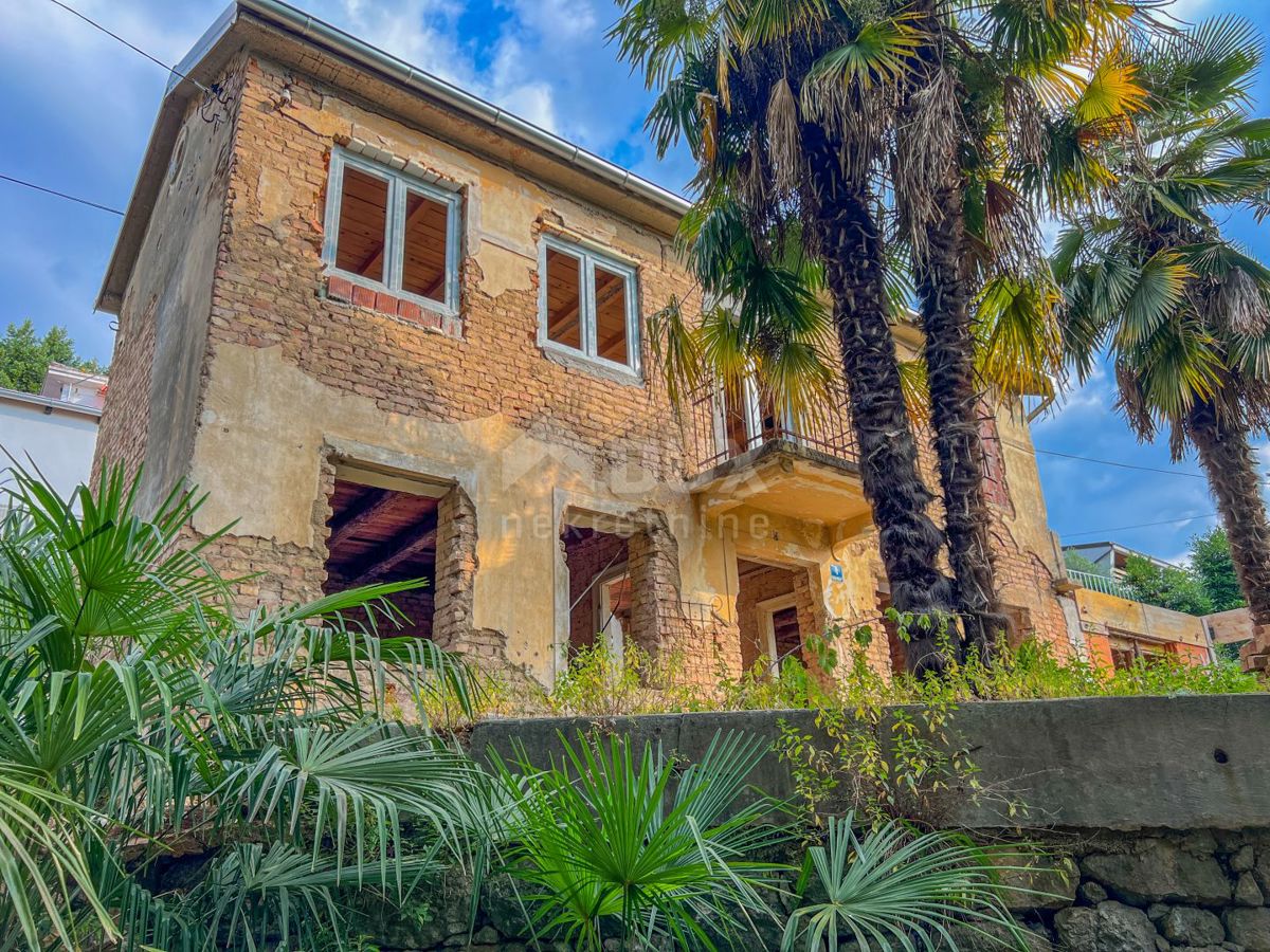 ABBAZIA, CENTRO - casa rustica in pietra con giardino sopra il centro di Abbazia, vista mare