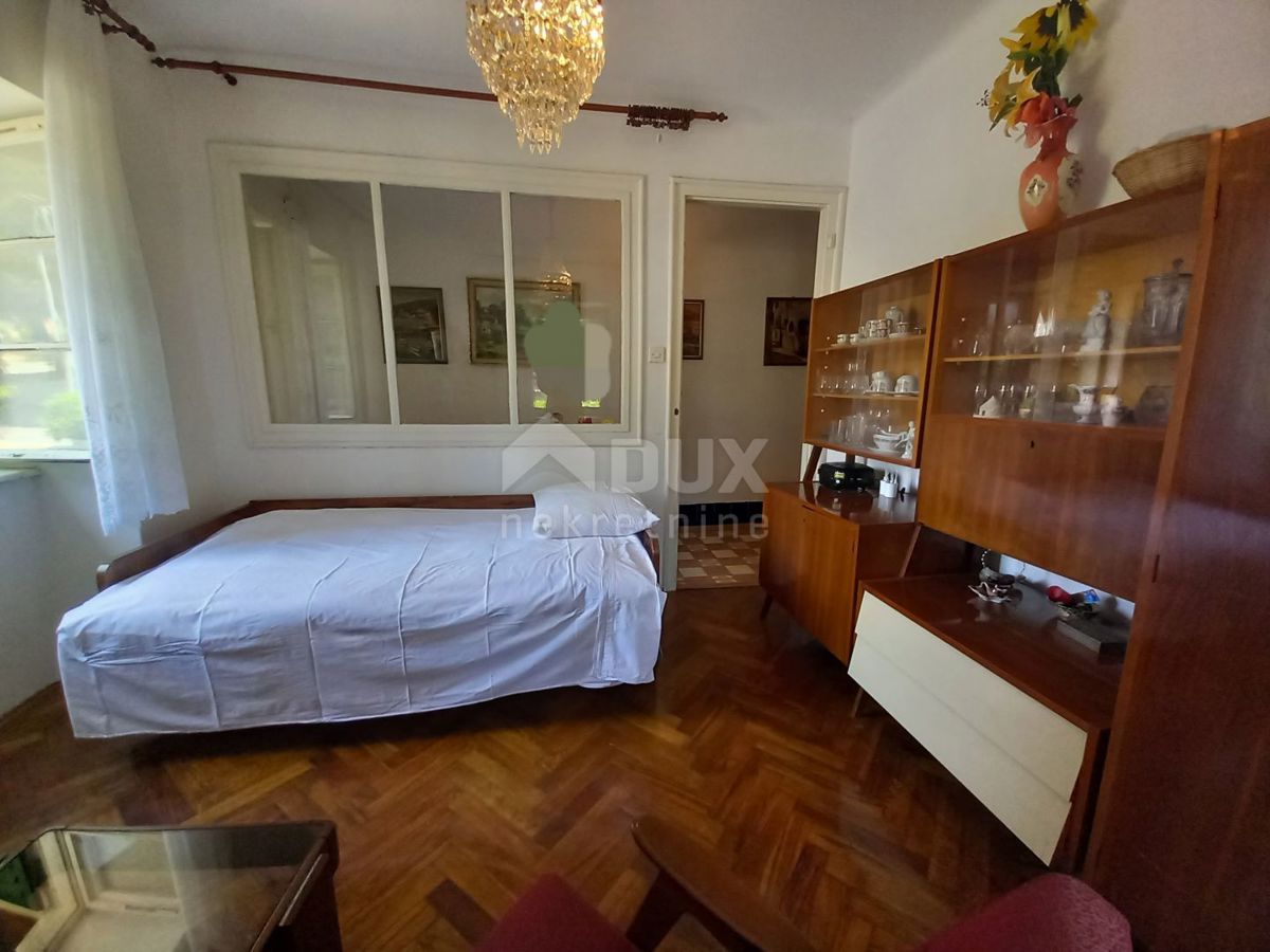 OPATIJA, VOLOSKO - romantico appartamento retrò in una casa al mare mantenuta, centro di Volosko, RARAMENTE IN OFFERTA!