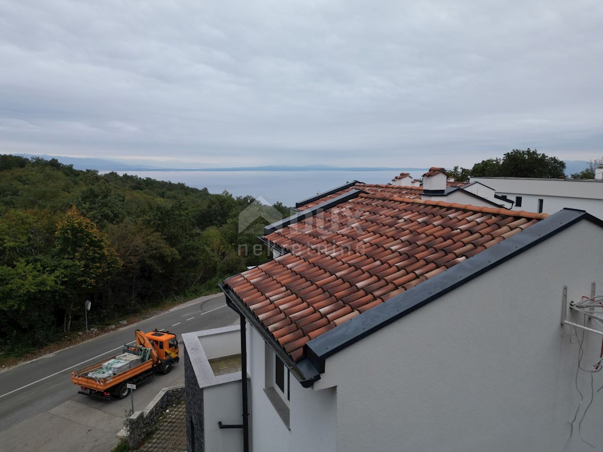 OPATIJA, IČIĆI, POLJANE- case a schiera 590m2, 5 unità con vista mare e 2 piscine + ambiente 700m2