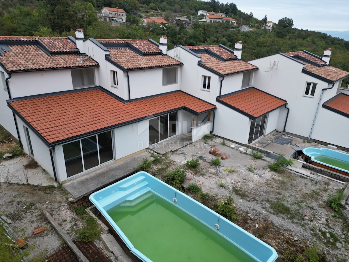 OPATIJA, IČIĆI, POLJANE- case a schiera 590m2, 5 unità con vista mare e 2 piscine + ambiente 700m2