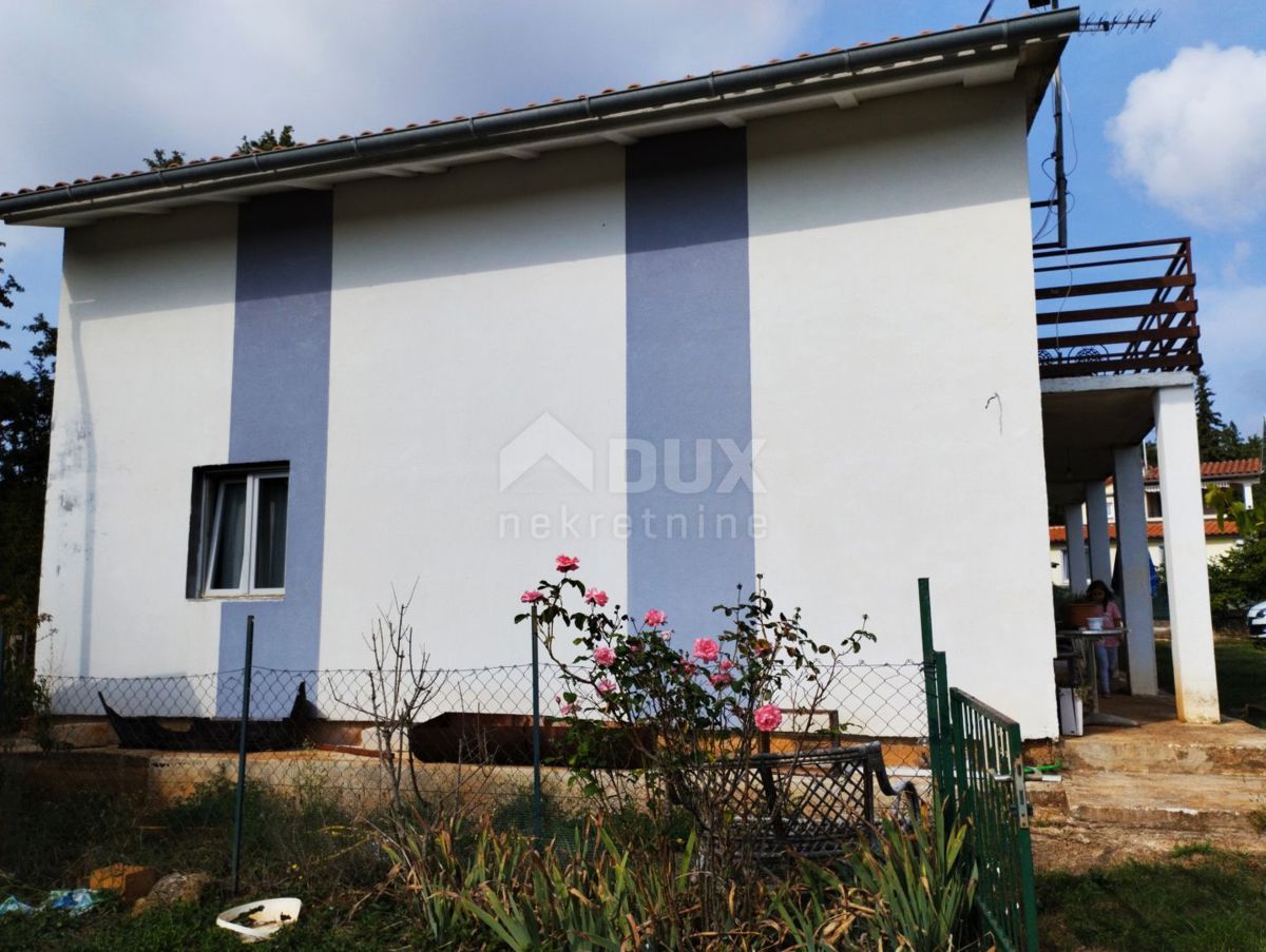 ISTRIA, PARENZO - Casa bifamiliare con 2 appartamenti e ampio giardino
