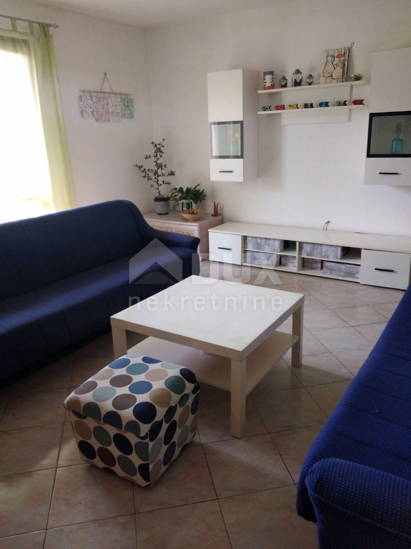 ISTRIA, PARENZO - Casa bifamiliare con 2 appartamenti e ampio giardino