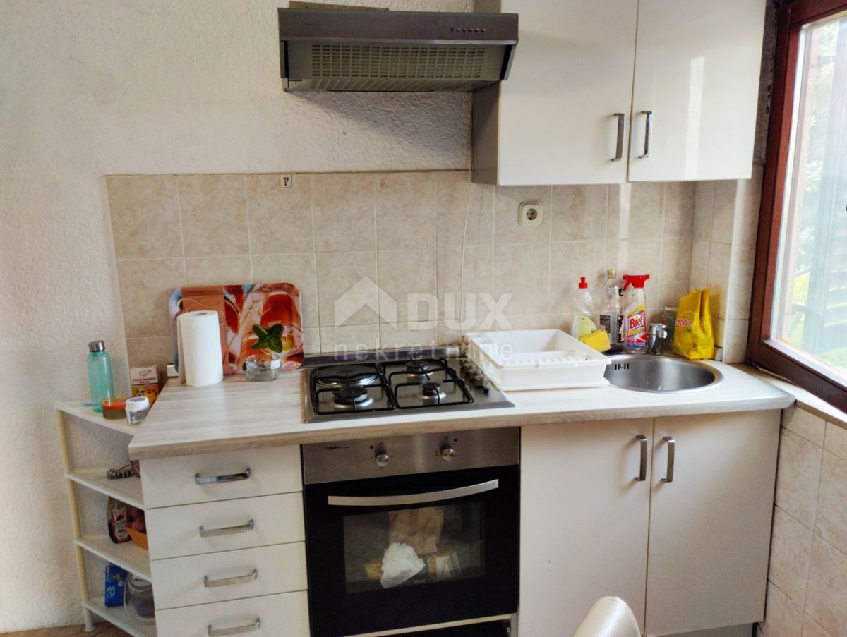 ISTRIA, PARENZO - Casa bifamiliare con 2 appartamenti e ampio giardino