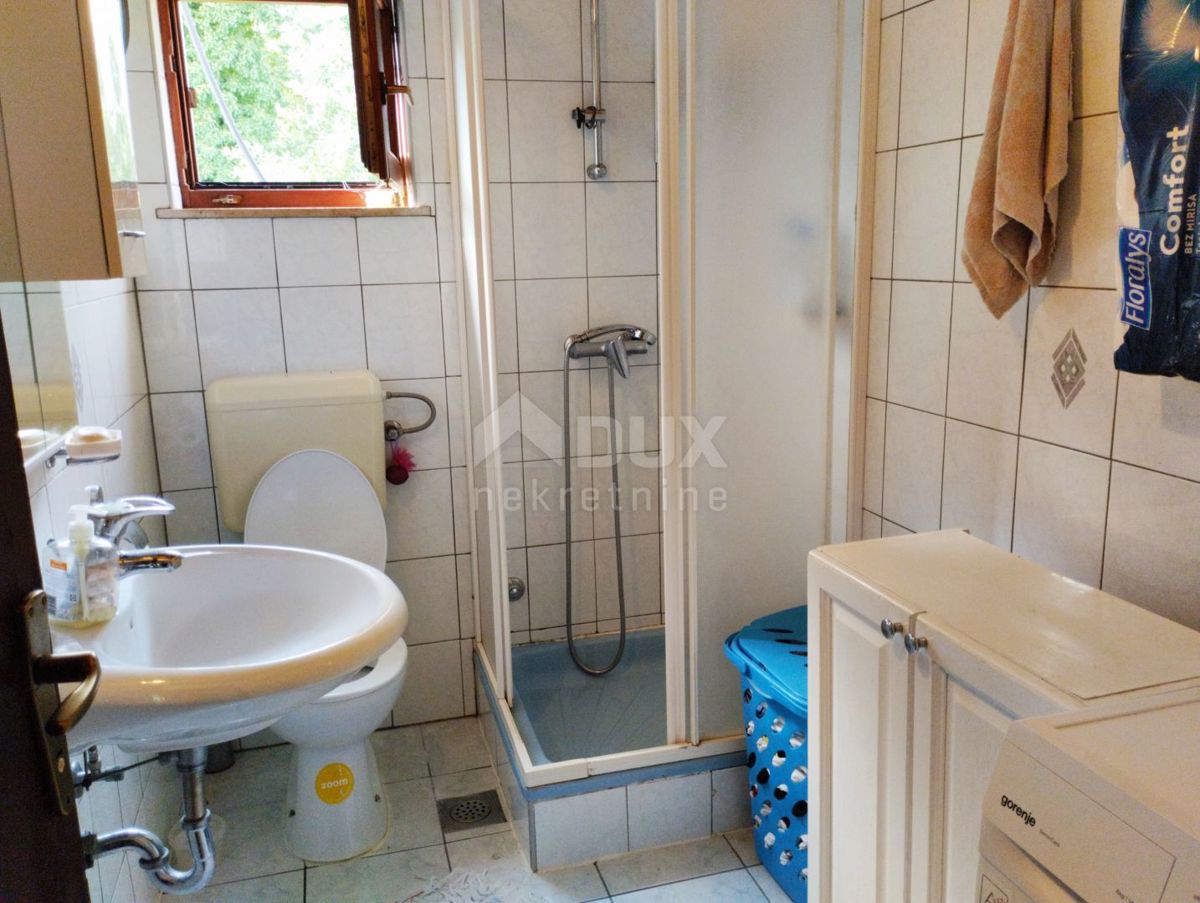 ISTRIA, PARENZO - Casa bifamiliare con 2 appartamenti e ampio giardino