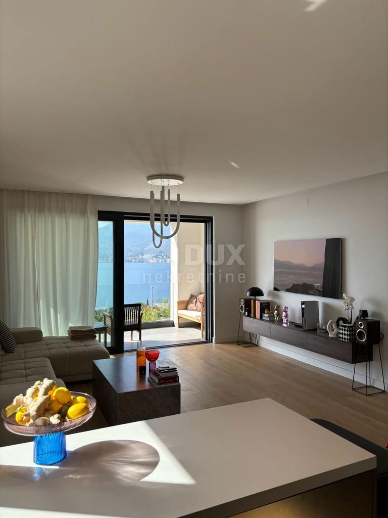 COSTABELLA, BIVIO, KANTRIDA - appartamento di lusso 85m2 con vista panoramica sul mare + dintorni 60m2