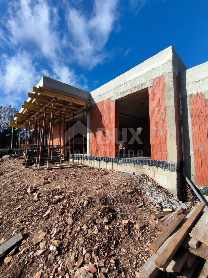ISTRIA, TINJAN - Moderne case unifamiliari con piscine!