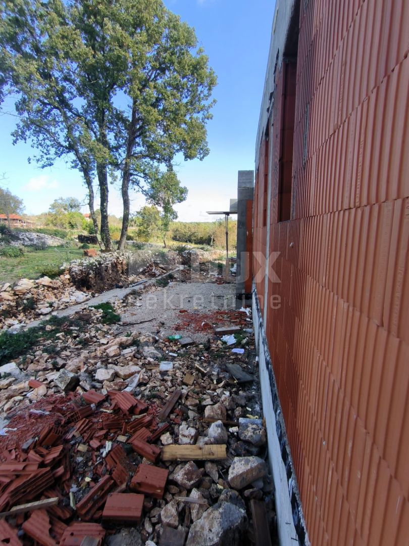 ISTRIA, TINJAN - Moderne case unifamiliari con piscine!