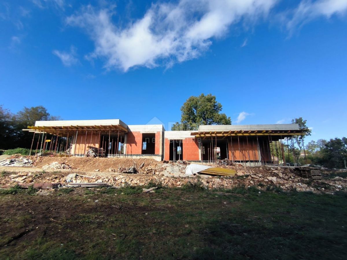 ISTRIA, TINJAN - Moderne case unifamiliari con piscine!