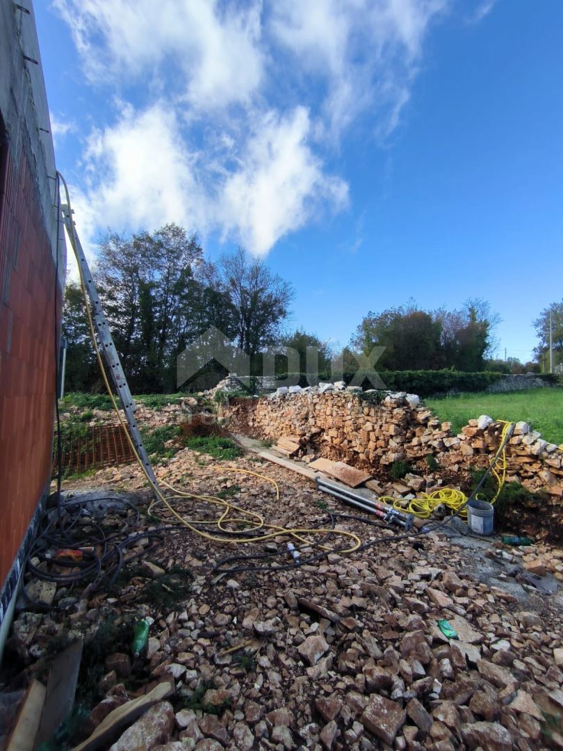 ISTRIA, TINJAN - Moderne case unifamiliari con piscine!