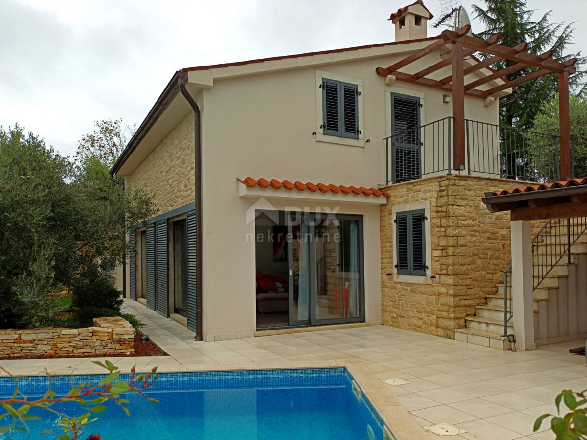 ISTRIA, TINJAN - Casa di qualità con piscina e ampio giardino, vista mare