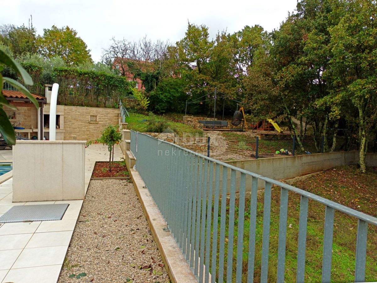 ISTRIA, TINJAN - Casa di qualità con piscina e ampio giardino, vista mare