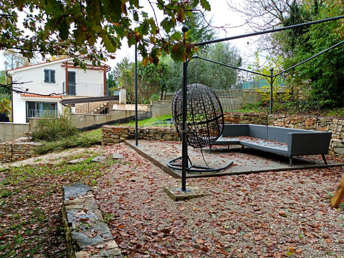 ISTRIA, TINJAN - Casa di qualità con piscina e ampio giardino, vista mare
