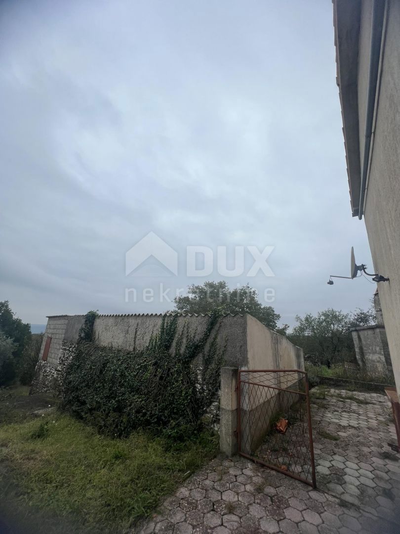 ISTRIA, LABIN - Casa ai margini del paese con vista sulla natura