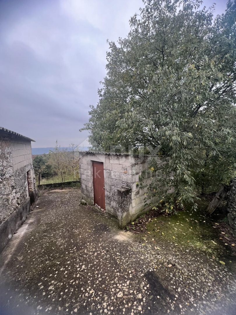 ISTRIA, LABIN - Casa ai margini del paese con vista sulla natura