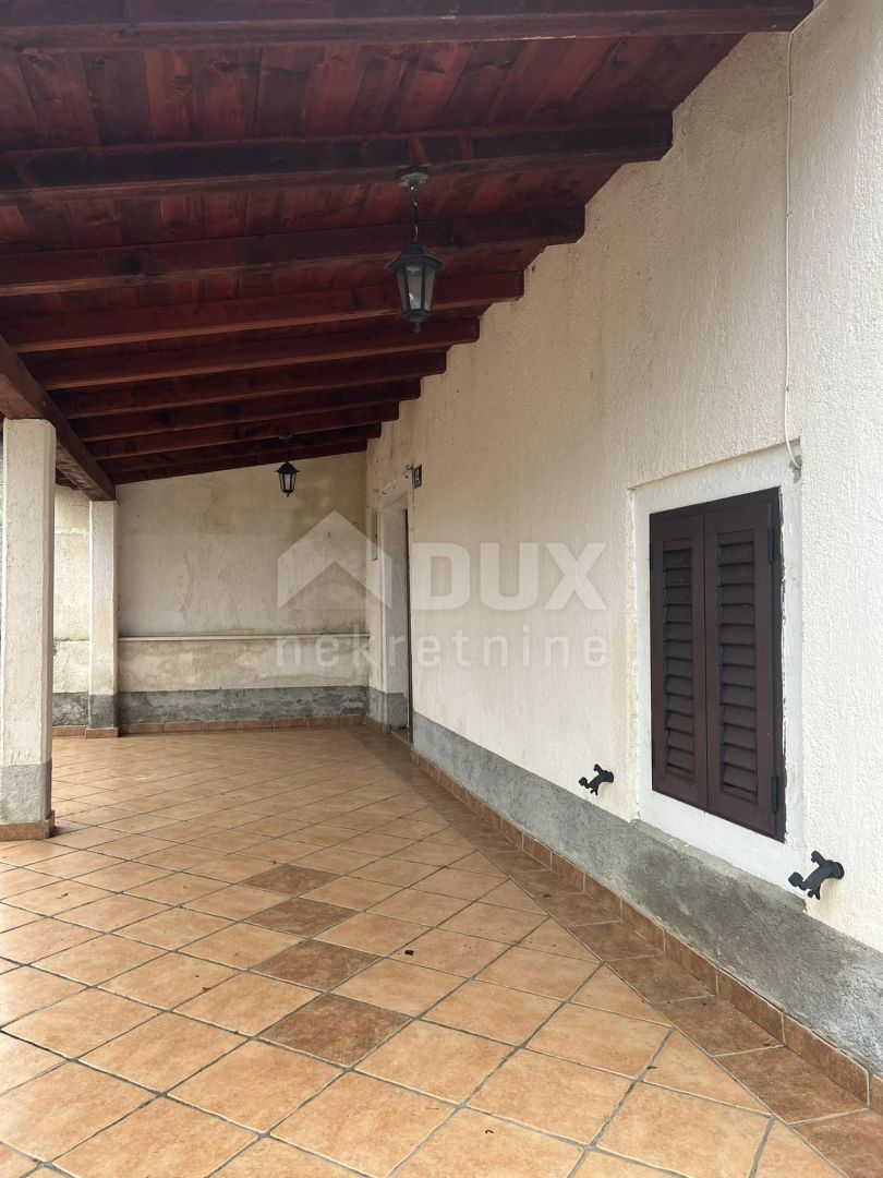 ISTRIA, LABIN - Casa ai margini del paese con vista sulla natura
