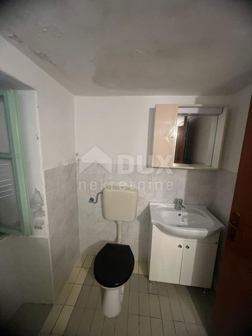 ISTRIA, LABIN - Casa ai margini del paese con vista sulla natura