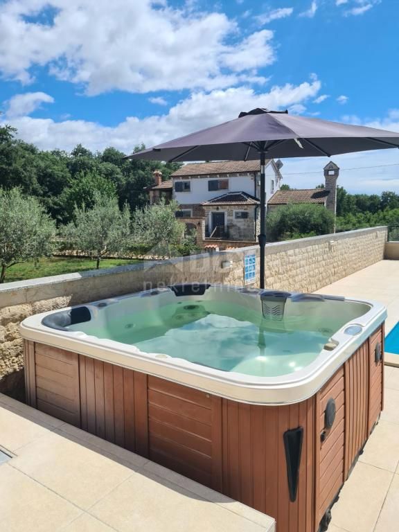 ISTRIA, KAŠTELIR - Villa di lusso con piscina