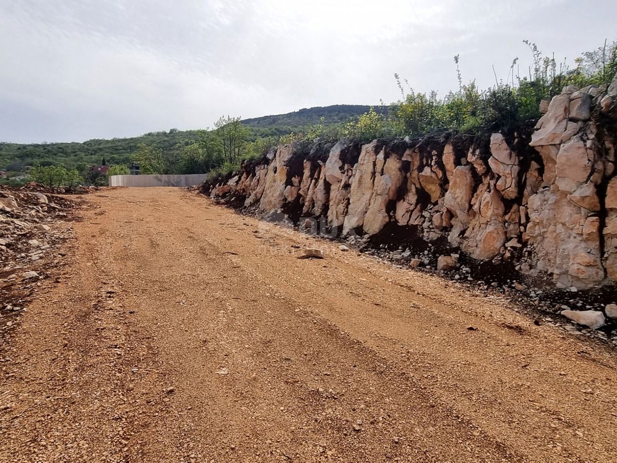 ISTRIA, RABAC - Terreno da investimento con permesso di costruzione e vista sensazionale