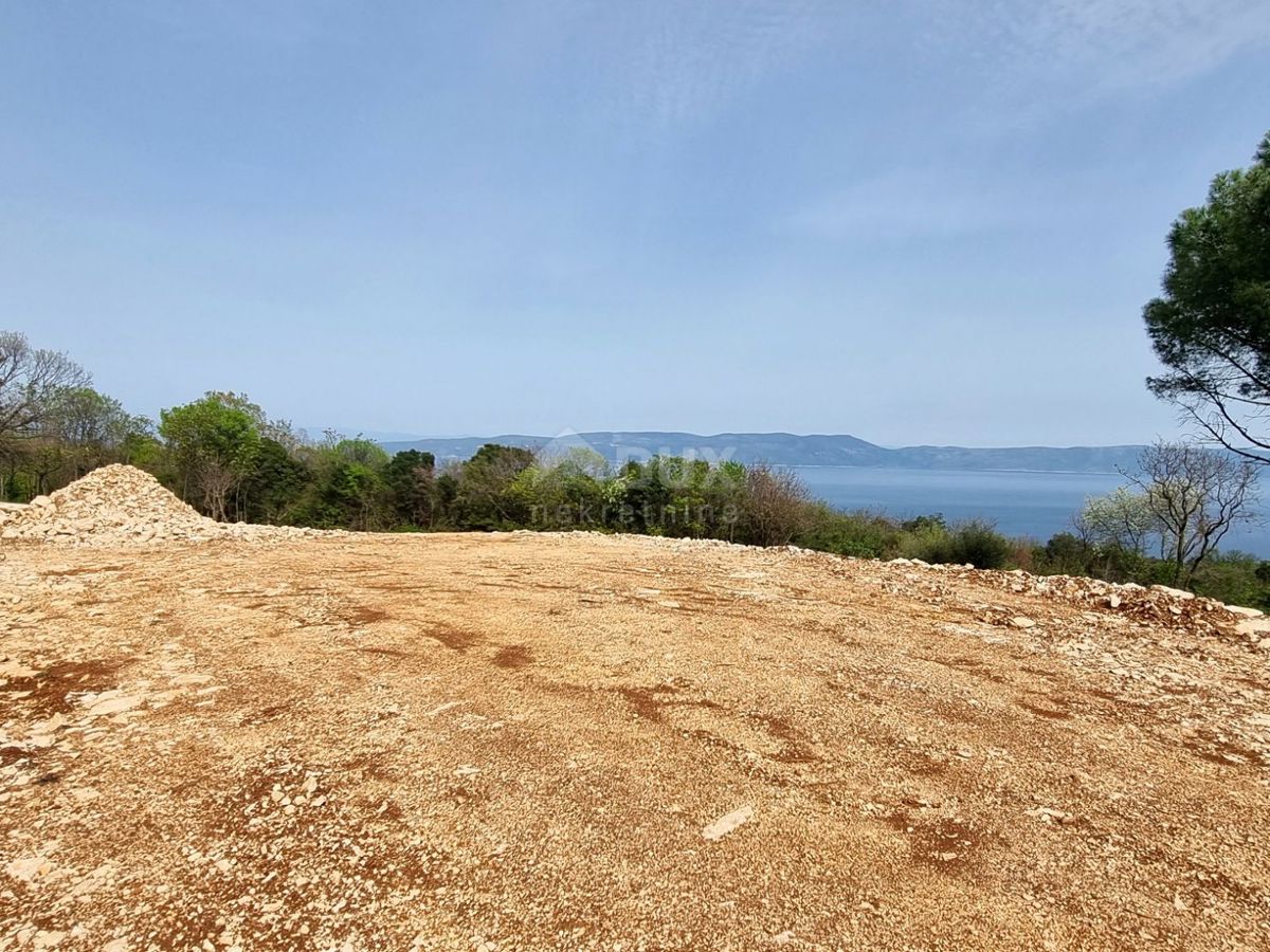 ISTRIA, RABAC - Terreno da investimento con permesso di costruzione e vista sensazionale