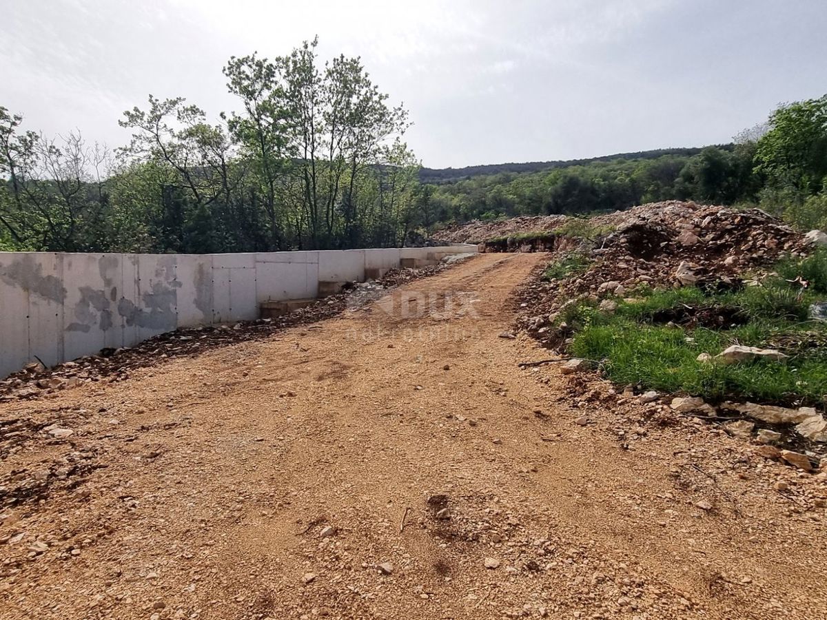 ISTRIA, RABAC - Terreno da investimento con permesso di costruzione e vista sensazionale