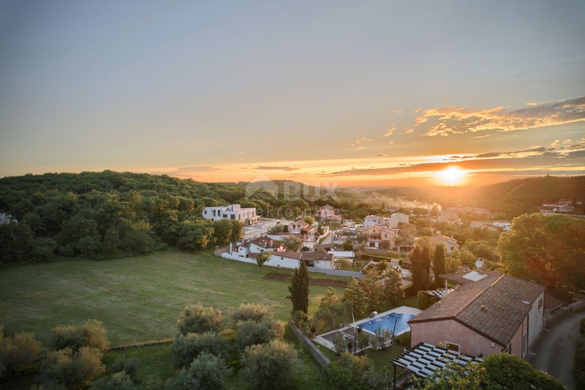 ISTRIA, ROVIGNO - Spaziosa villa con ampio terreno edificabile