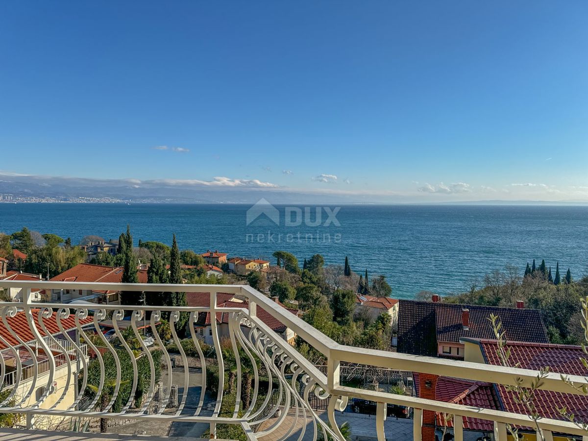 OPATIJA, LOVRAN - elegante appartamento in una casa, 300 metri dal mare, vista, terrazza