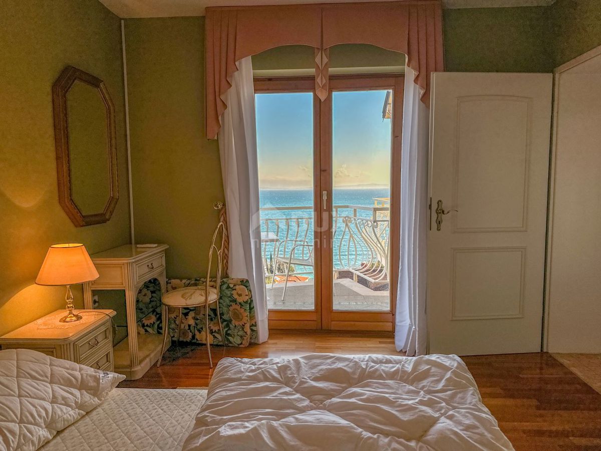 OPATIJA, LOVRAN - elegante appartamento in una casa, 300 metri dal mare, vista, terrazza