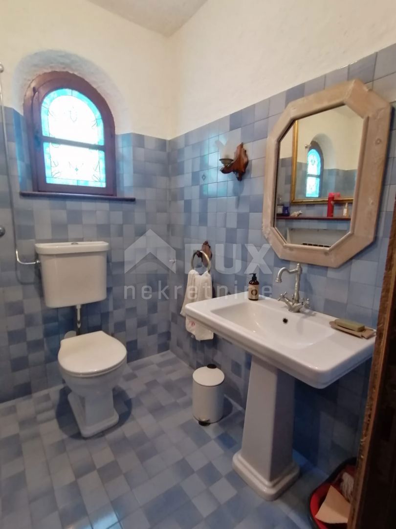 ISTRIA, GALIŽANA - Una casa rustica unica con vista sulle Isole Brioni!