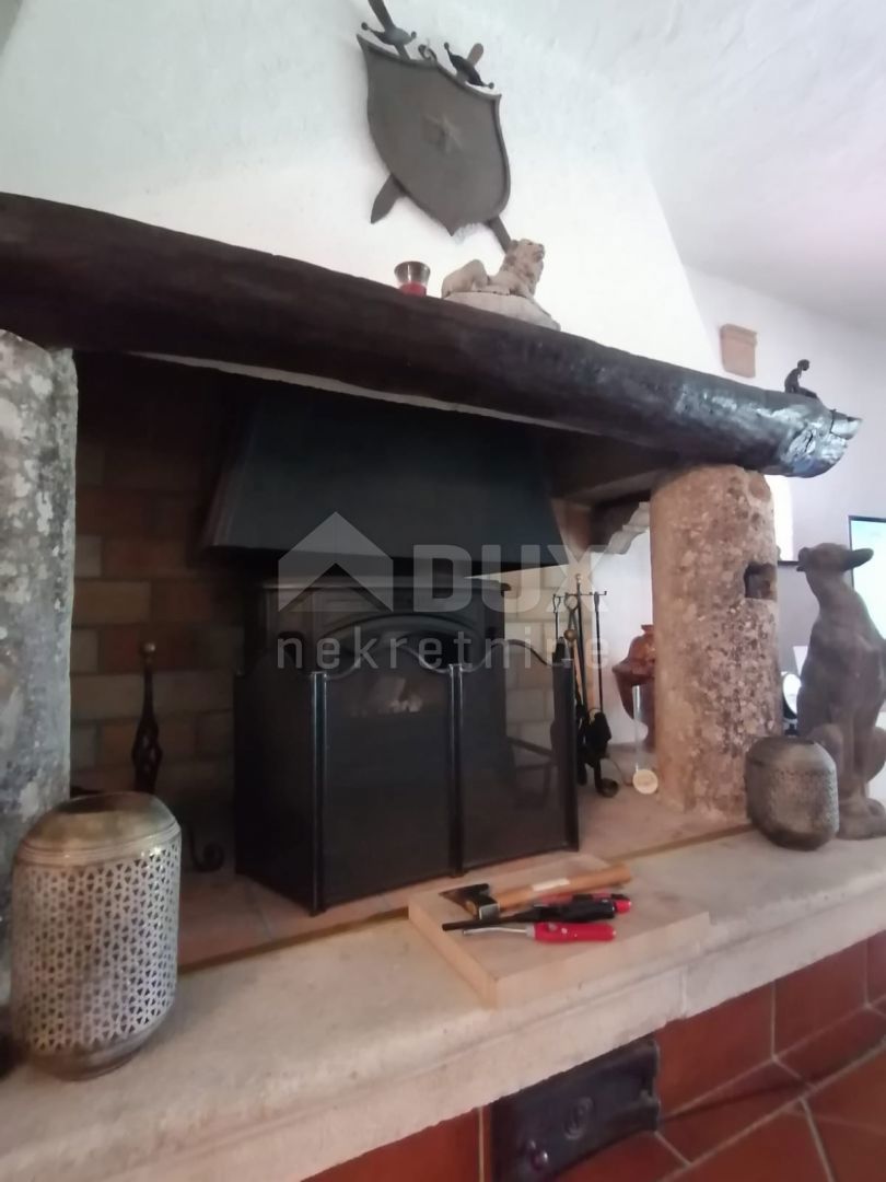 ISTRIA, GALIŽANA - Una casa rustica unica con vista sulle Isole Brioni!