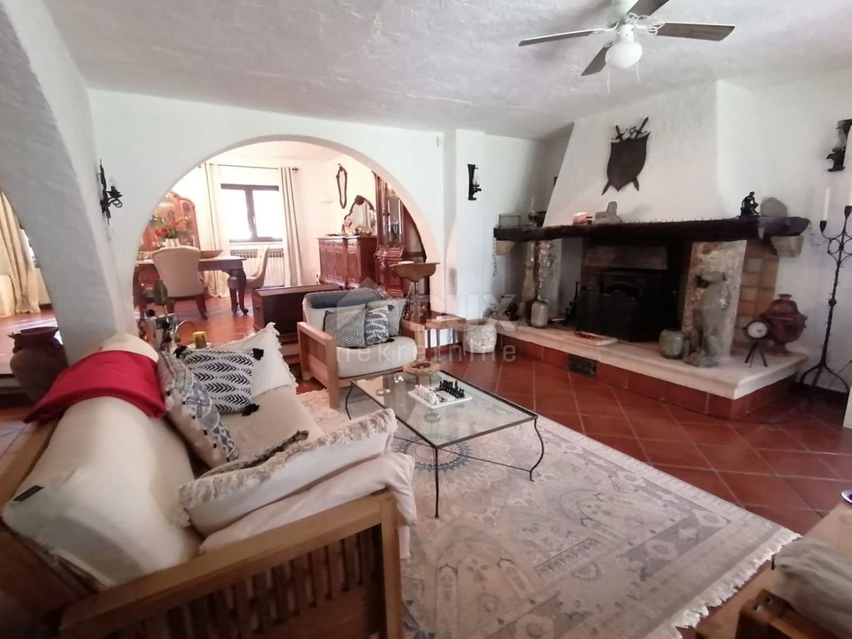 ISTRIA, GALIŽANA - Una casa rustica unica con vista sulle Isole Brioni!