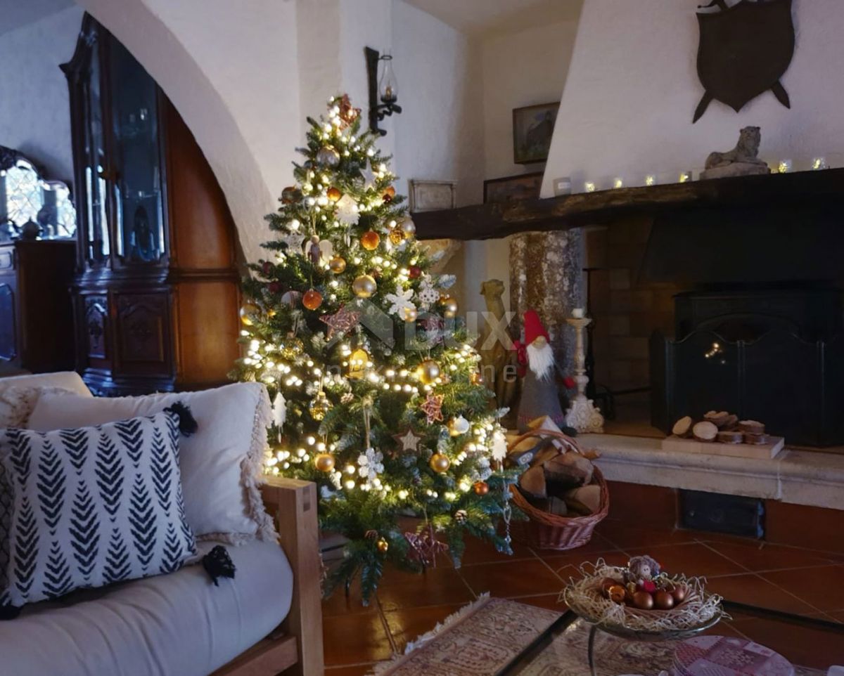 ISTRIA, GALIŽANA - Una casa rustica unica con vista sulle Isole Brioni!