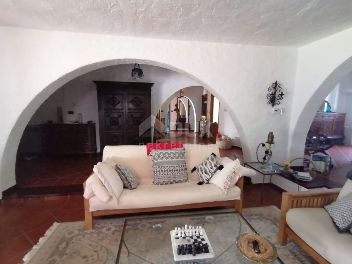 ISTRIA, GALIŽANA - Una casa rustica unica con vista sulle Isole Brioni!