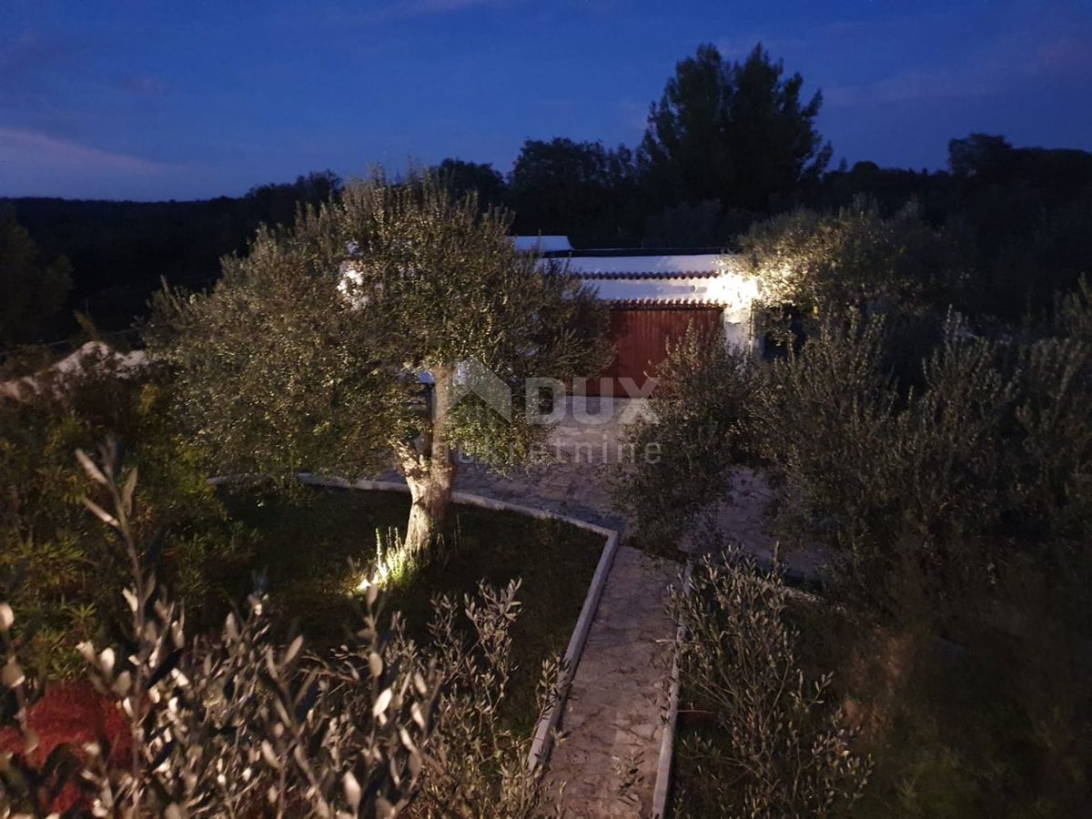 ISTRIA, GALIŽANA - Una casa rustica unica con vista sulle Isole Brioni!